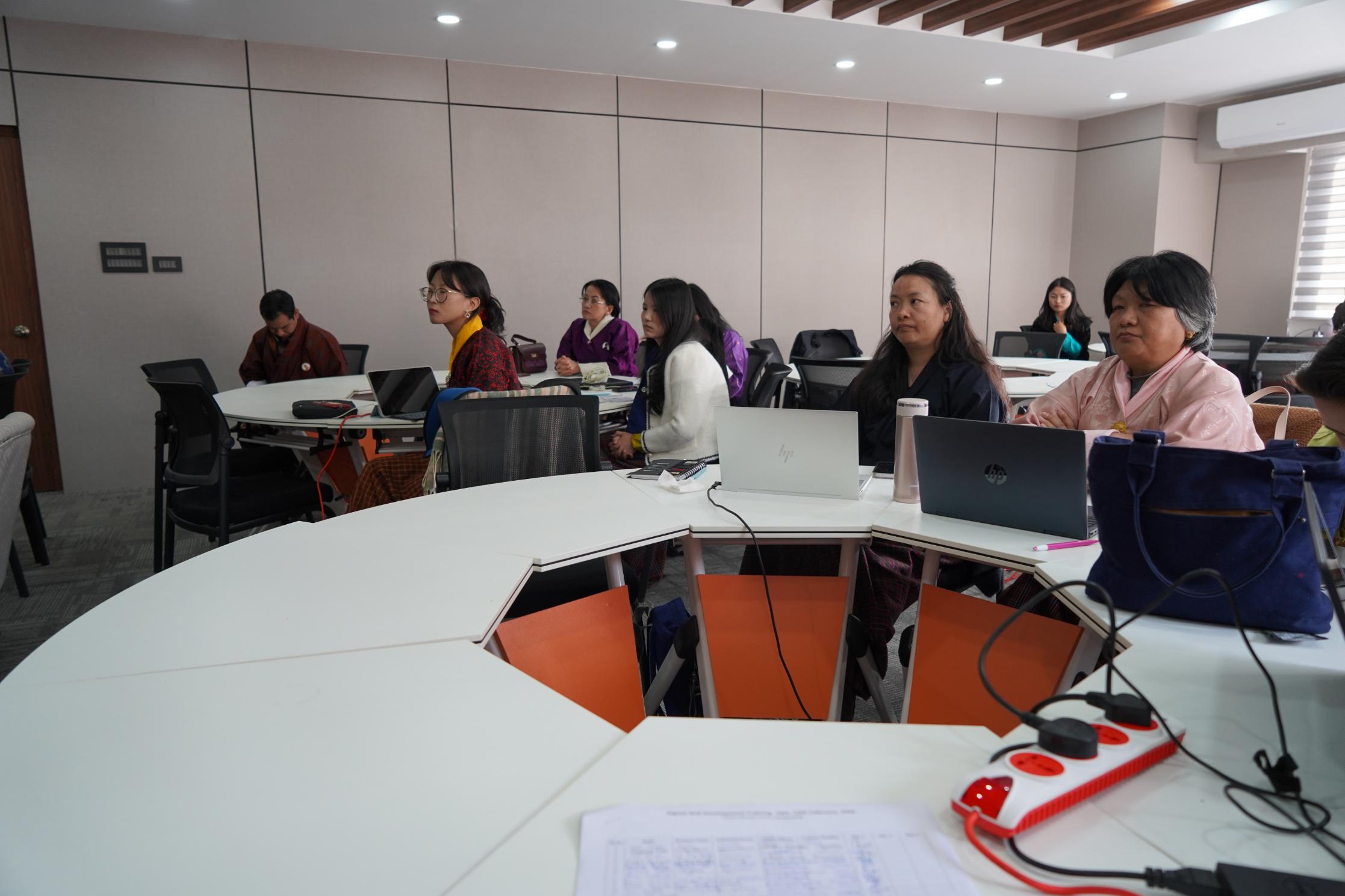 UNESCAP Wesellonline online training photo gallery